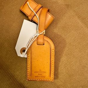 Name Tag 105y Louis Vuitton